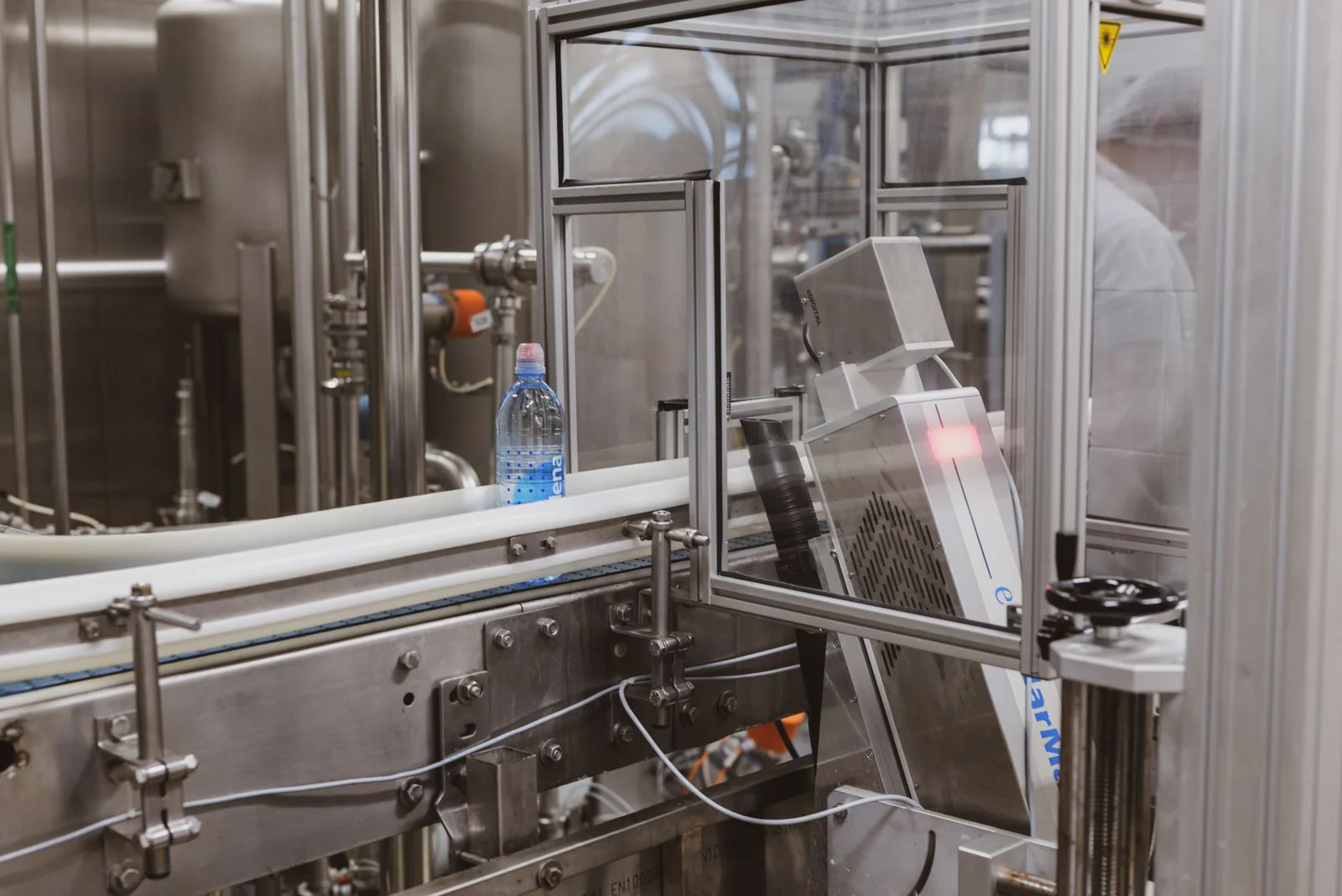 Ligne industrielle automatisée de transformation et de conditionnement de produits plastiques